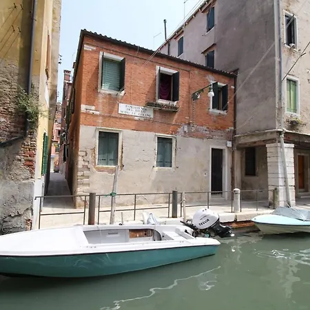 Veneziacentopercento Arsenale Apartment Buitenkant foto